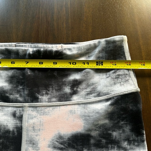 Athleta Tye-dye print Leggings Sz Medium - Picture 4 of 6